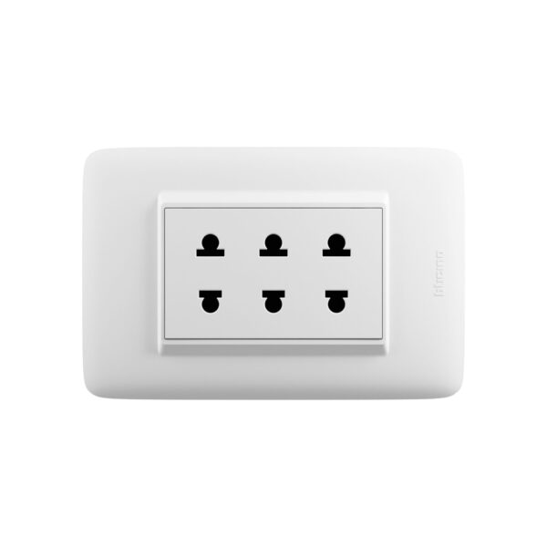 AP1312B Tomacorriente Universal Triple 16A 250v Bticino